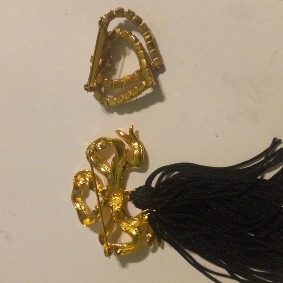 2 nice pins - Picture 5 of 5